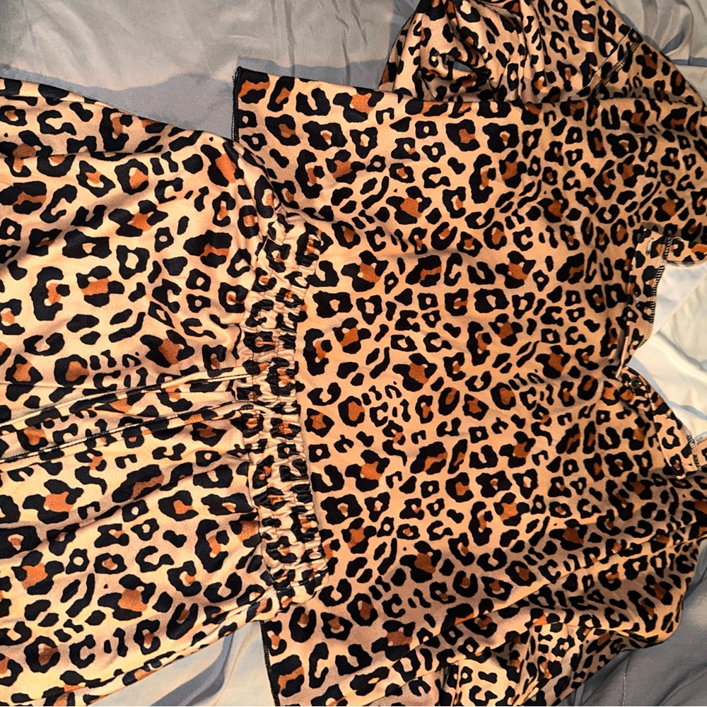 2 piece cozy cheetah set from Amazon.